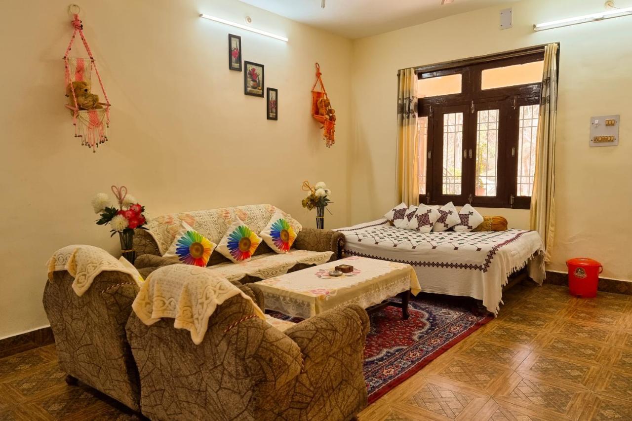 Aditya Homestay Dalhousie Zewnętrze zdjęcie
