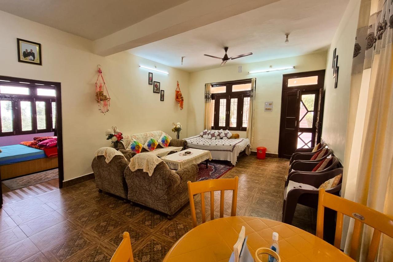 Aditya Homestay Dalhousie Zewnętrze zdjęcie
