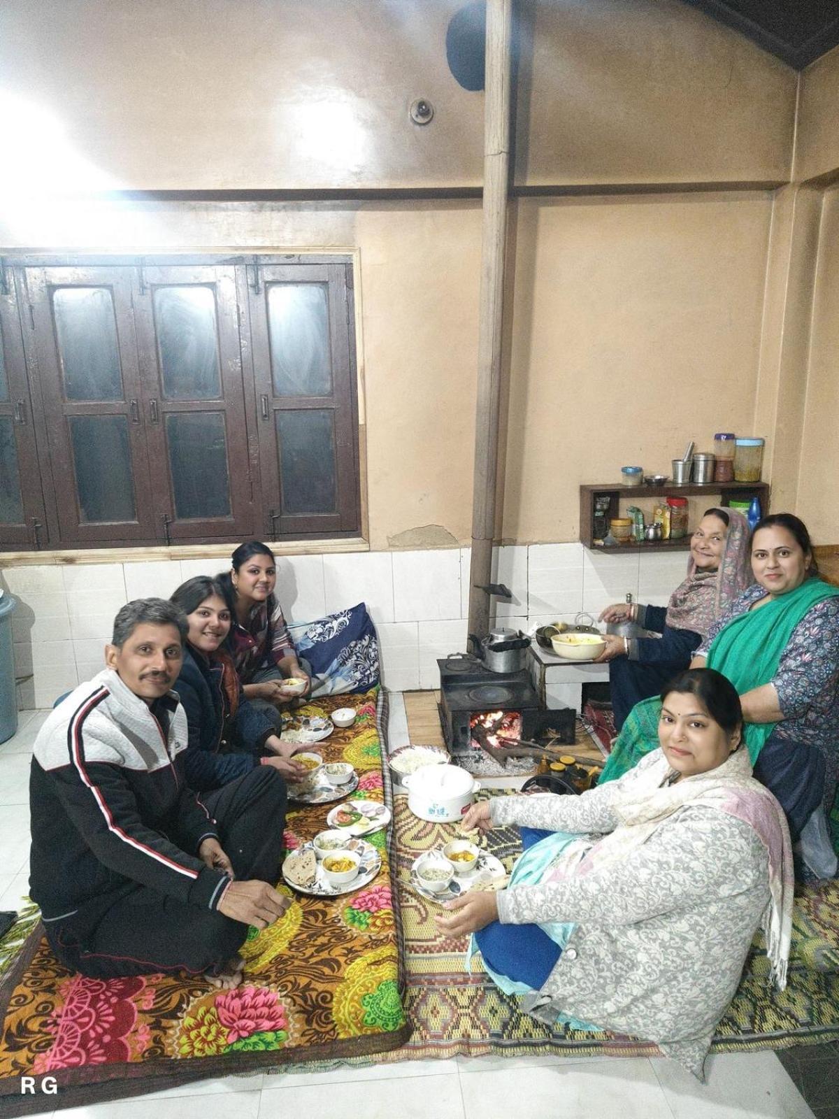Aditya Homestay Dalhousie Zewnętrze zdjęcie