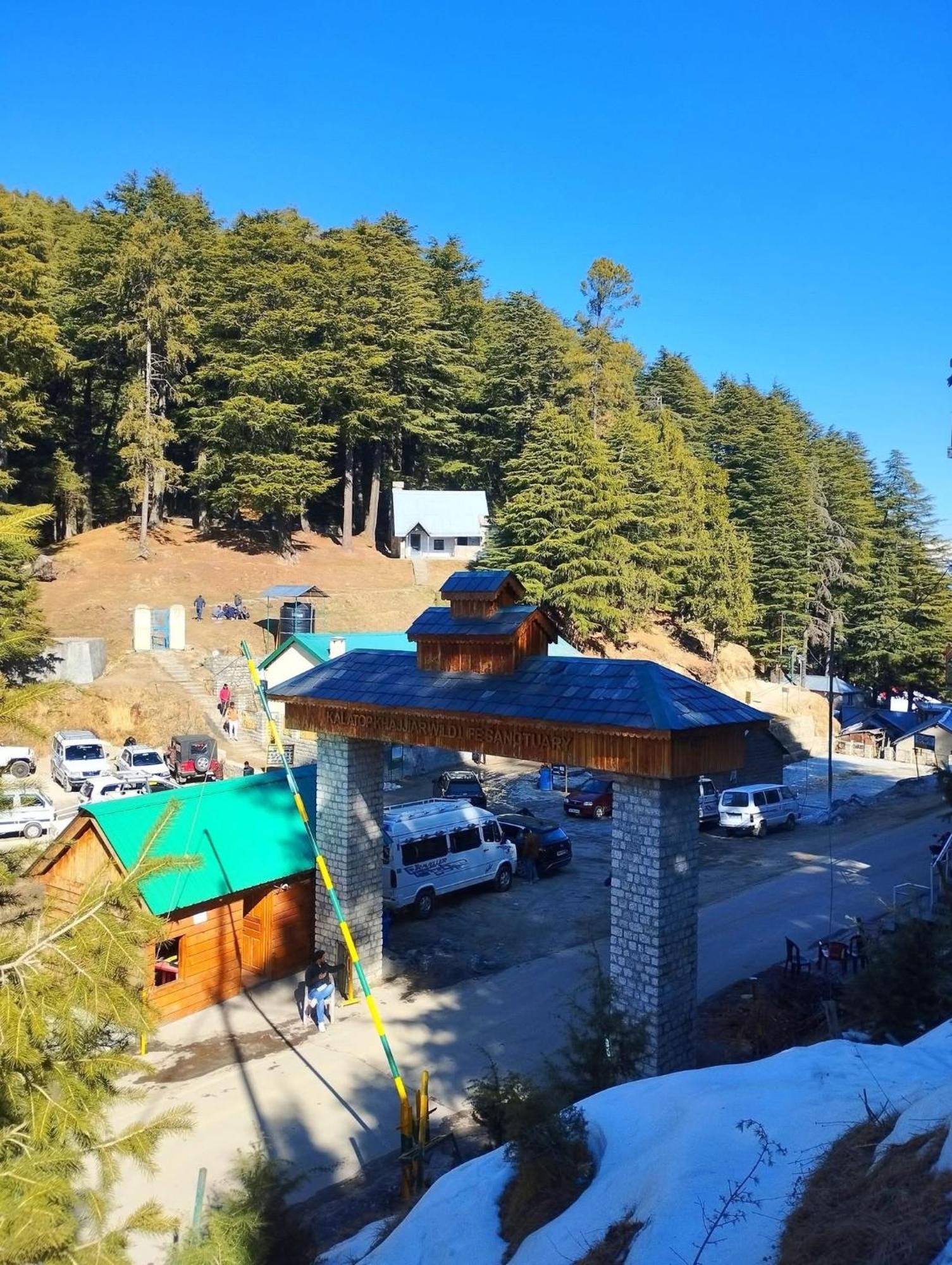 Aditya Homestay Dalhousie Zewnętrze zdjęcie