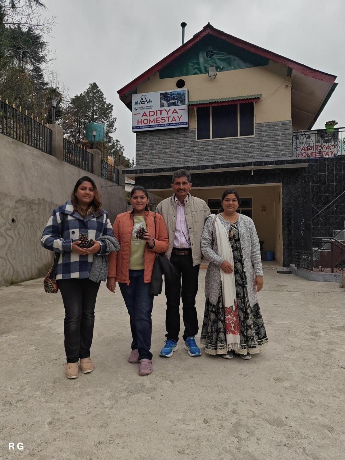 Aditya Homestay Dalhousie Zewnętrze zdjęcie